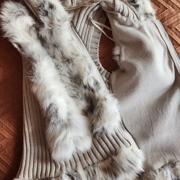 🎈2/$50 Jessica Simpson CHERISH Faux Fur Vest - Picture 5 of 13